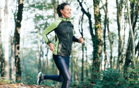 portrait-of-a-runner-woman-in-a-forest-healthy-lif-ESP4B3A-edit portrait-of-a-runner-woman-in-a-forest-healthy-lif-ESP4B3A-edit